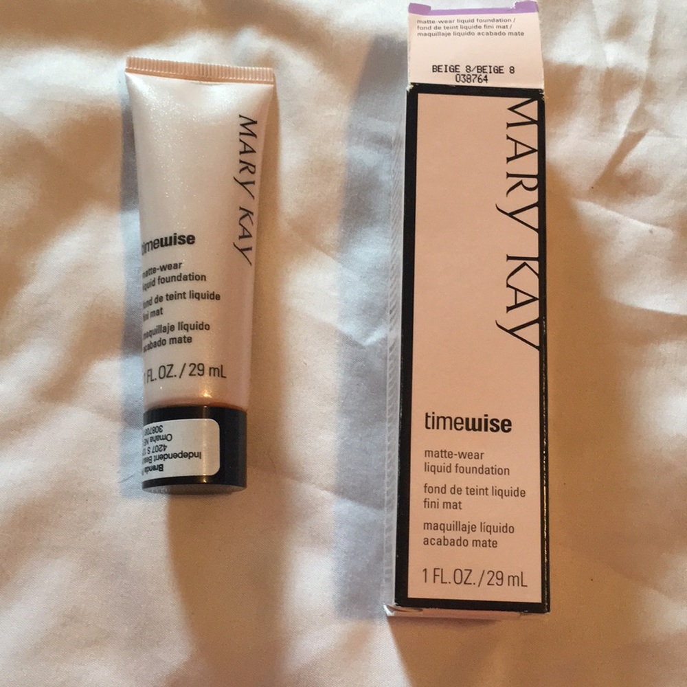 Make up - Picture 1 of 2